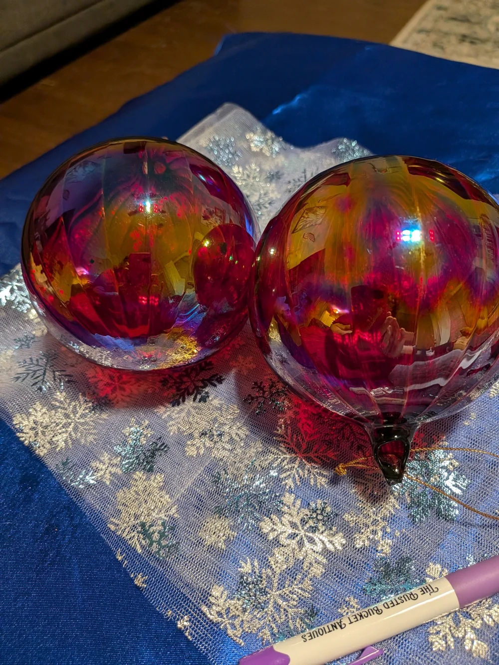 Large Red Iridescent Art Glass Round Christmas Ornaments Set Of 2 4